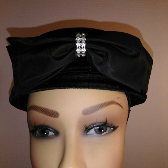 Hat - Picture 1 of 2